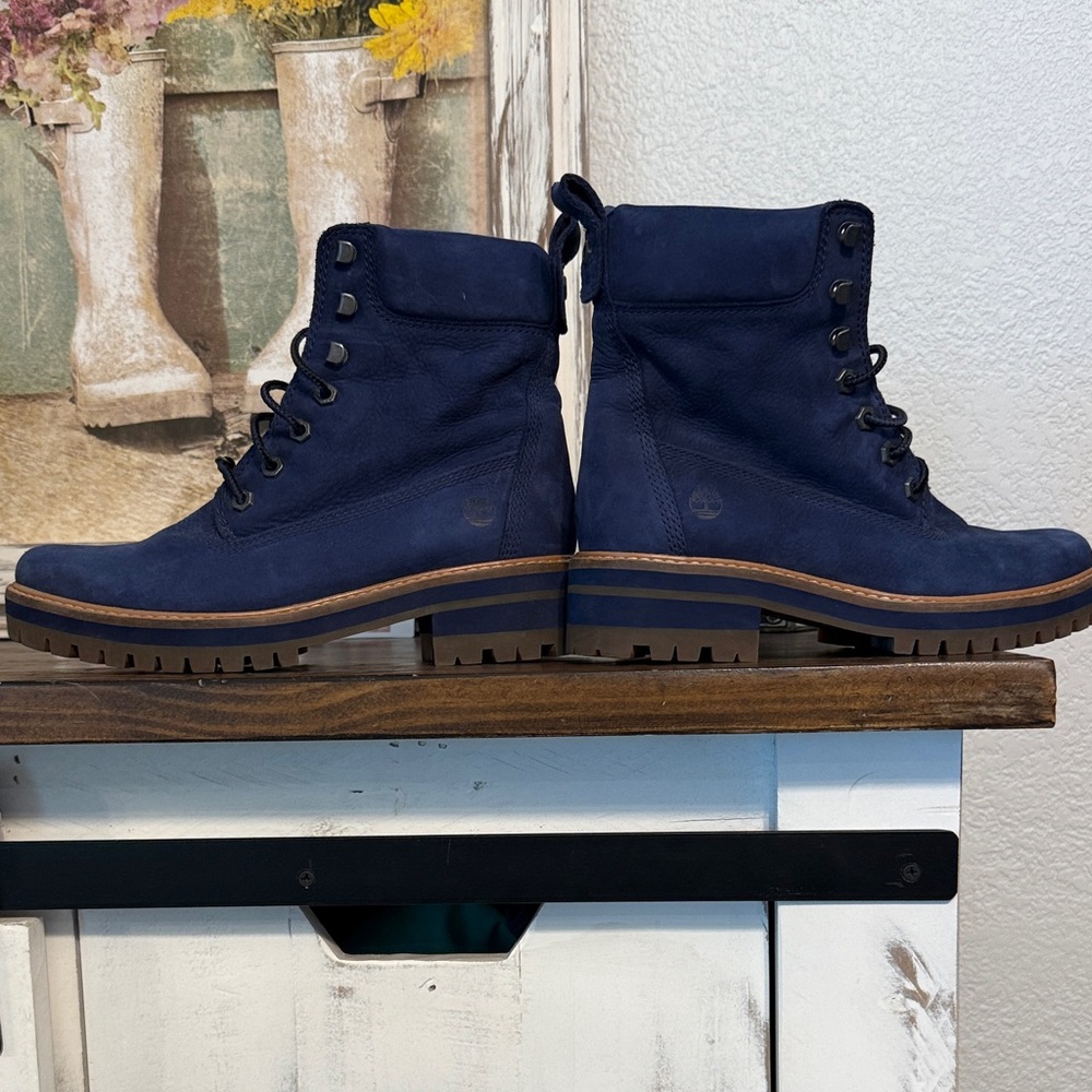 Timberland women’s  Navy Blue Nubuck Lace-Up Work Boots